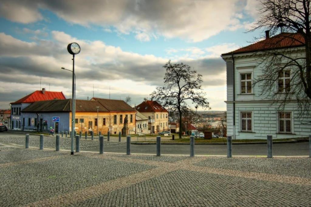 Cozy Friendly Place With Free Parking Prag Dış mekan fotoğraf
