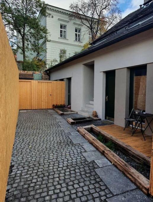 Cozy Friendly Place With Free Parking Prag Dış mekan fotoğraf